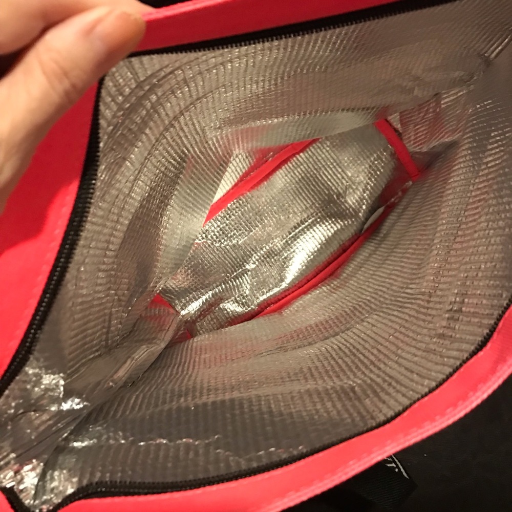 Victoria’s Secret thermal tote bag - Picture 3 of 3